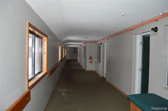 Twin Pines Motel and Apartments (Aloha Motel) - Real Estate Listing (newer photo)